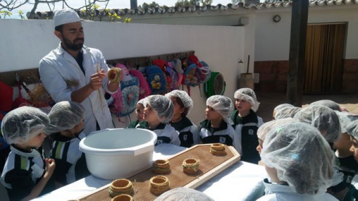 Educación Infantil Visita a la Quesería Sierra Crestellina, en Casares
